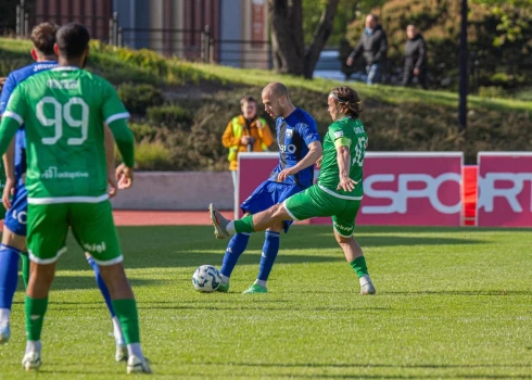 "Grobiņas" futbolistiem uzvara Latvijas futbola virslīgas spēlē.