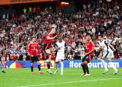 Divu Anglijas klubu cīņā par UEFA Eiropas līgas uzvarētājiem kļūst "Hotspur" futbolisti.