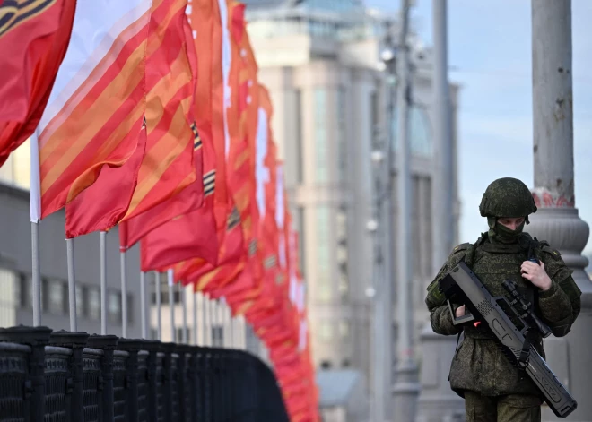 Ukraina ar droniem uzbrukusi Maskavai - slēgtas vairākas lidostas