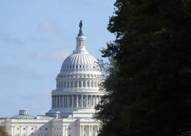 Arvien lielāku atbalstu gūst ASV Senāta likumprojekts par sankcijām pret Krieviju