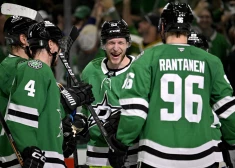 "Stars" trešajā trešdaļā iemet piecus vārtus, ar uzvaru sākot Rietumu pusfinālu pret "Oilers"