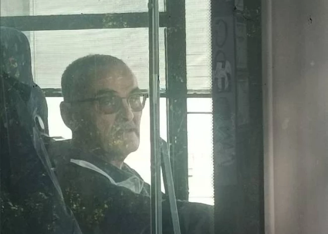 "Pošla na***," - sieviete paliek uz pauzītes pēc sarunas ar "Rīgas satiksmes" šoferi