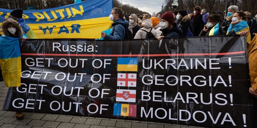 Один из протестов против вторжения РФ в Украину в Германии.