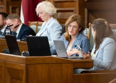 Saeima uzdod Ministru kabinetam sagatavot rīcības programmu sieviešu labbūtības uzlabošanai menstruāciju laikā