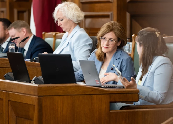 Saeima uzdod Ministru kabinetam sagatavot rīcības programmu sieviešu labbūtības uzlabošanai menstruāciju laikā