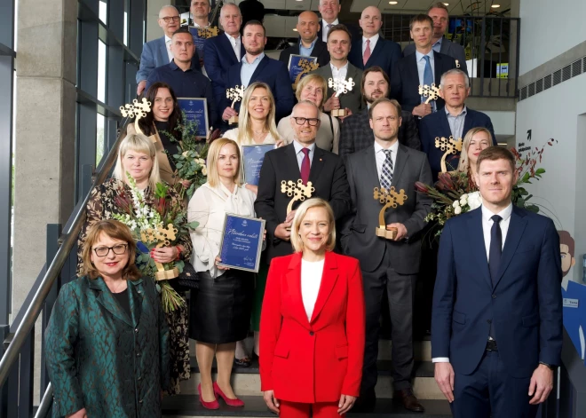 VID pasniedz gada balvas lielākajiem nodokļu maksātājiem visos Latvijas reģionos