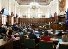 Saeimā kaismīgas debates: noraida iedzīvotāju iniciatīvu par Latviju bez vēja parkiem