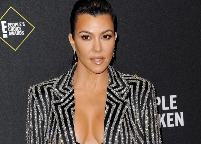 Kortnija Kardašjana apgalvo, ka tiešā nozīmē "dabūjusi pa seju" Diddy dzimšanas dienas ballītē