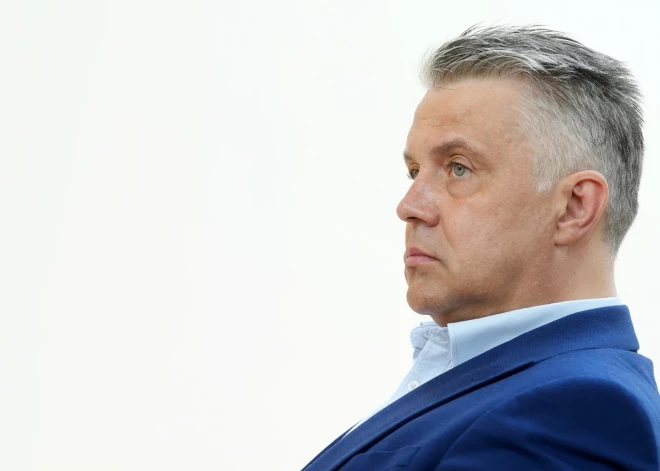 "Darbā nav bijušas situācijas, kurās alkohola dēļ trīcētu rokas" - Juris Jansons par turpmāko darbošanos amatā lems pēc izrakstīšanās no slimnīcas