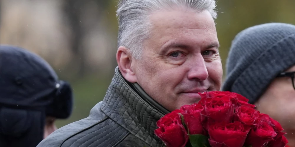 На вопрос, планирует ли он подать в отставку, Юрис Янсонс ответил, что окончательного решения пока нет. 