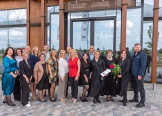 FOTO: apbalvo 30 Latvijas labākos tirgotājus