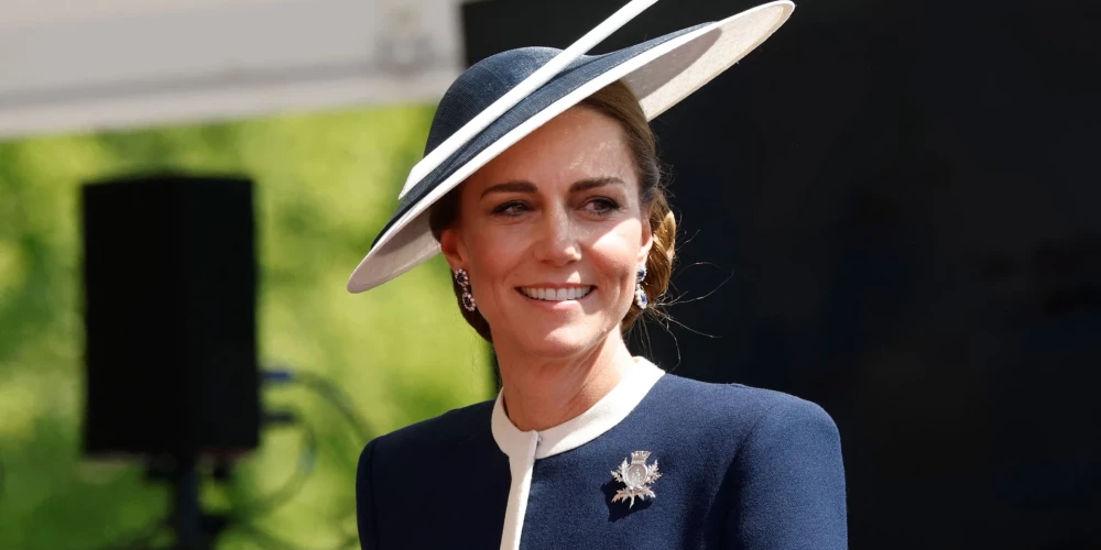 Princeses Ketrīnas stils kara kuģa HMS Glāzgova nosaukšanas ceremonijā.