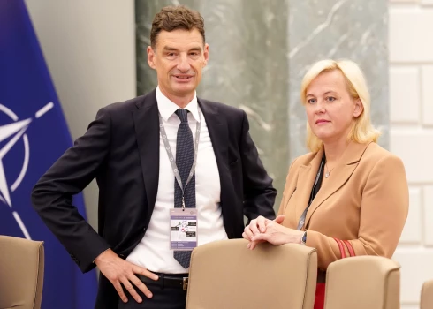 Ārvalstu investoru padomes Latvijā (FICIL) valdes priekšsēdētājs Reinholds Šneiders piedalās sanāksmē Ministru kabinetā.