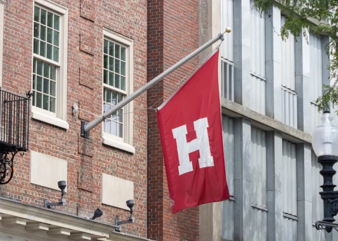 Tiesa aptur Trampa valdības rīkojumu, kas aizliedza ārzemniekiem studēt Hārvarda universitātē