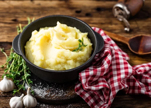 Kartupeļu biezenis ar muskatriekstu