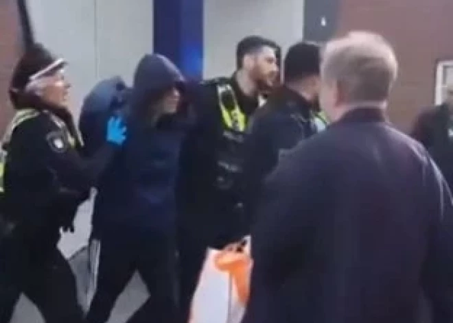 На вокзале Гамбурга женщина ранила ножом почти 20 человек