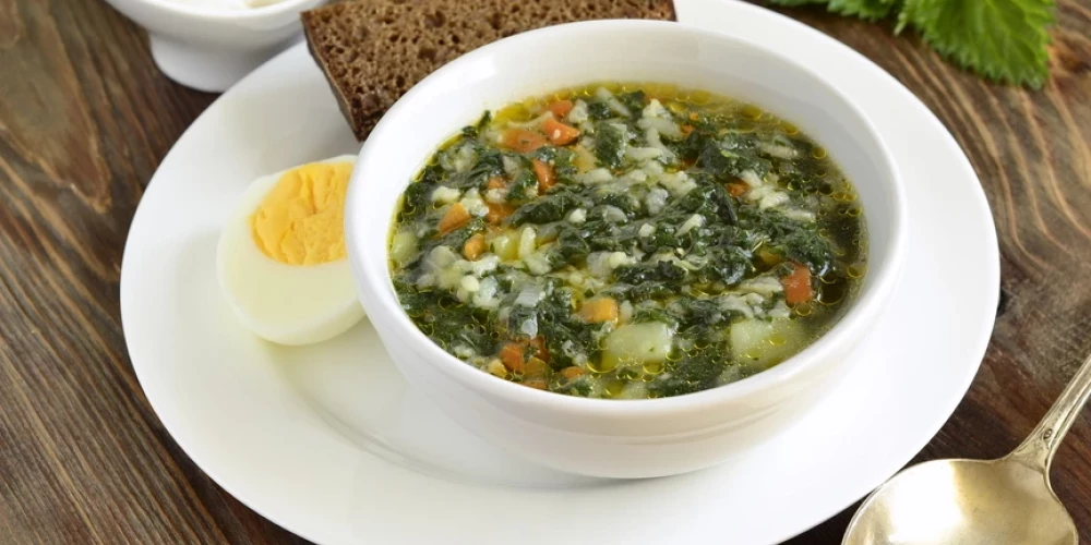 Nātru zupa ar rīsiem