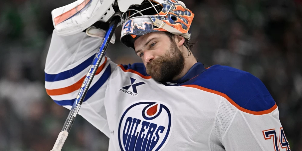 "Oilers" vārtsargs Stjuarts Skiners.