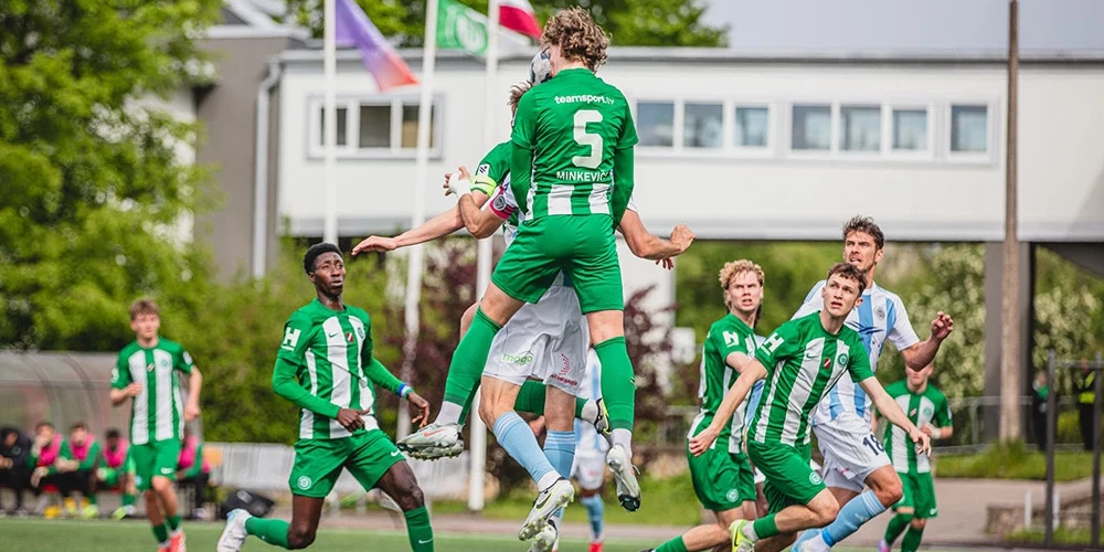 Maču aktīvāk sāka mājinieki "Mettas" futbolisti, taču pirmie vārtus guva viesi.