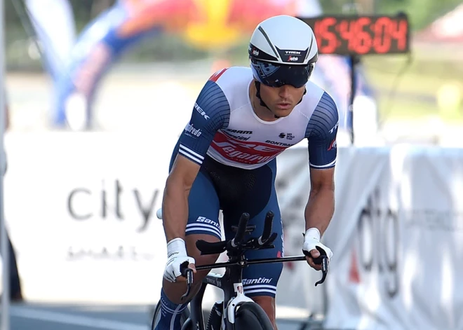 Liepiņš septītajā desmitā "Giro d'Italia" posmā; solo uzvaru svin dānis Asgrēns