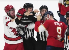 "Panthers" bez Balinska nonāk uzvaras attālumā no iekļūšanas Stenlija kausa finālā