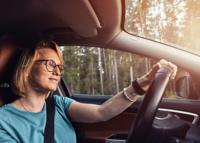 Vai Latvijas autovadītāji sniedz palīdzību uz ceļa?