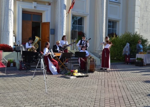 Balvu novadu grib pārvaldīt 139 cilvēki, kaut gan šāda iespēja pavērsies tikai 15 (attēlā – Lauku labumu tirdziņš Balvos).