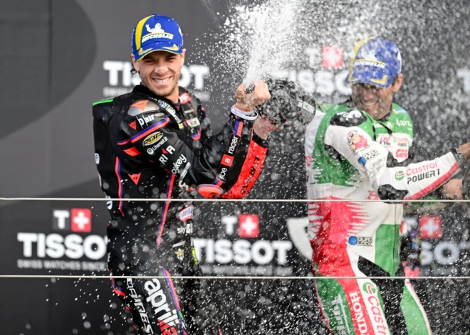 Itālis Bedzeki uzvar MotoGP Lielbritānijas posmā, gūstot pirmo uzvaru kopš 2023. gada