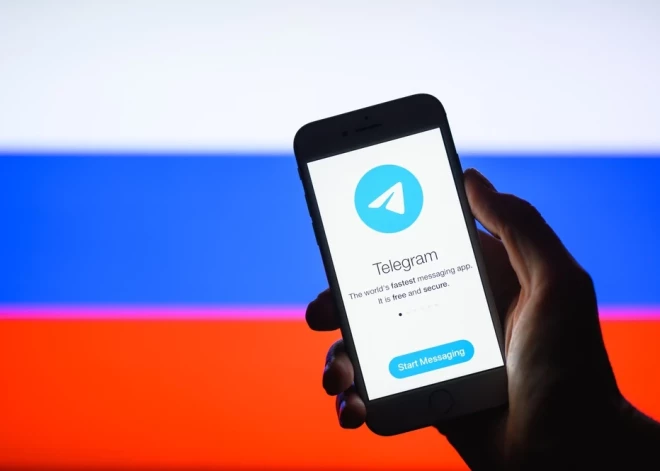 Latvijas prokremliskie aktīvisti slepus saņēmuši tūkstošiem eiro no Kremļa fonda, apejot sankcijas