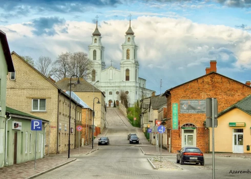 Ludzas novadu grib pārvaldīt 111 cilvēki, kaut gan šāda iespēja pavērsies tikai 15 (attēlā – skats uz Ludzas katoļu baznīcu).