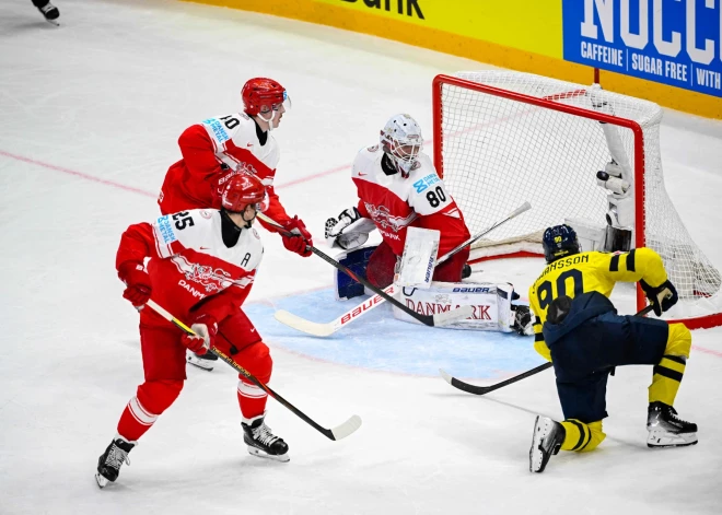 Бронзовые медали чемпионата мира по хоккею завоевала команда Швеции