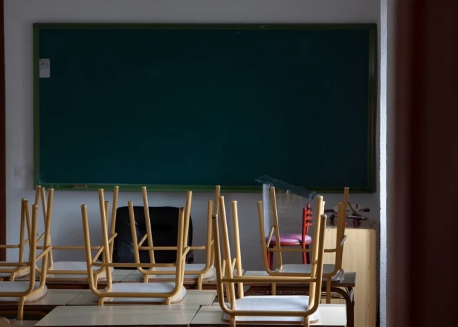 Rīgas privātskolas skolotāja pazemo un apsaukā bērnus: “Tu esi pretīgs, tu smirdi!”