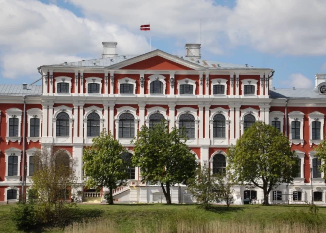 Ūdensvada avārijas dēļ Jelgavas pilī strādājošie darbu turpinās attālināti; studiju noslēgumu tā neietekmēšot