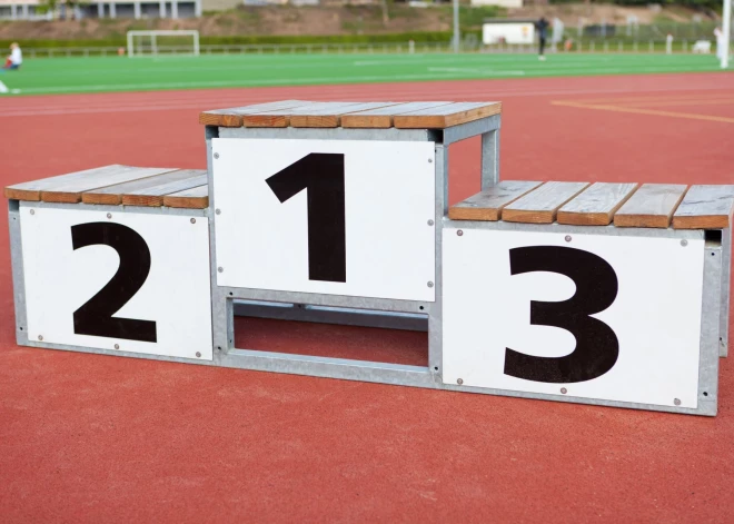 На международных соревнованиях спортсмены из Литвы отказались вставать на пьедестал с россиянами