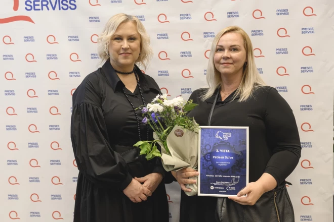 “Preses Serviss” valdes priekšsēdētāja Dace Dovidena un žurnāla “Patiesā Dzīve” galvenā redaktore Ilze Trofimova