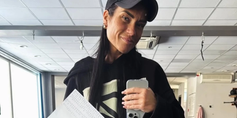 Aleksandra motobraucienos dodas kā pasažiere draugiem, jo pašai vēl nav A kategorijas vadītāja apliecības.