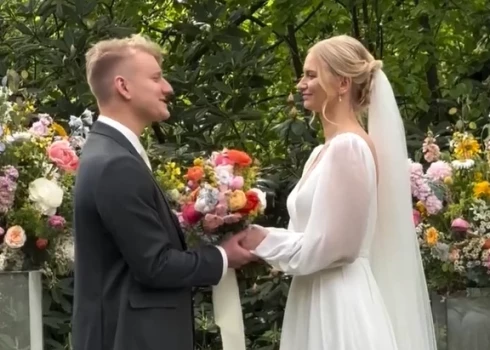 Ar mīļoto Artūru apprecējusies populārā ēdienu blogere Justīne Martinsone.