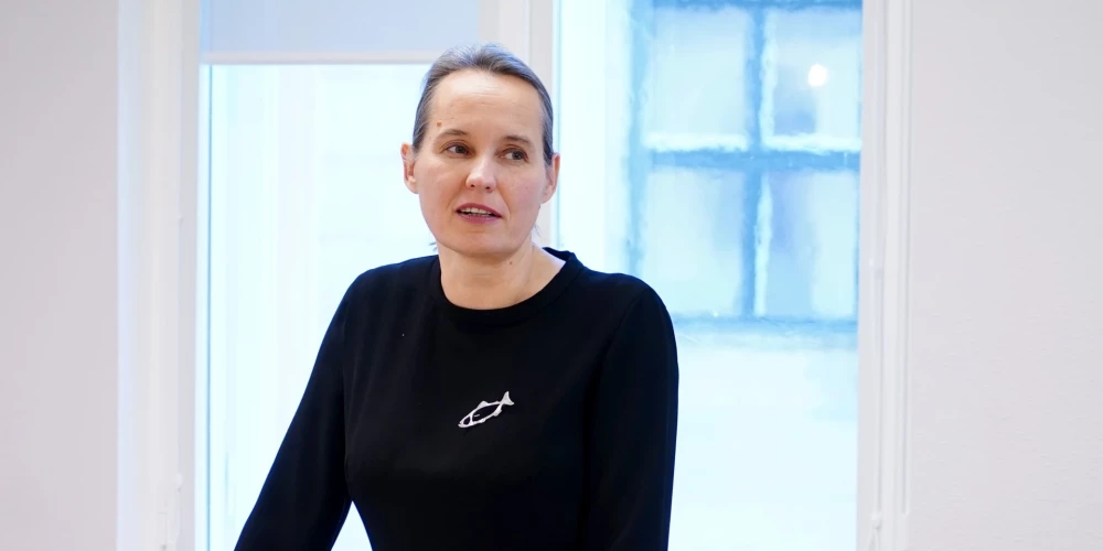 Upleja-Jegermane uzsvēra, ka Latvijā joprojām ir jāsaskaras ar vēsturiskās realitātes sekām – cilvēki bieži automātiski atbild krieviski, un viņus par to nevajadzētu vainot. “Būsim godīgi – tā ņemšanās nav nemaz tik sen,” viņa sacīja.