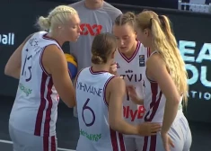 Latvijas 3x3 basketbola izlases dāmas spēlēs ceturtdaļfinālā (ekrānuzņēmums no video)