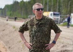 Ринкевич полностью поддерживает усиление санкций против России, в том числе отключение российских банков от системы SWIFT 