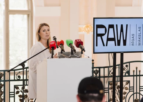 Latvijas galeriju asociācijas valdes priekšsēdētāja Elīna Drāke (foto: Daša Trofimova)