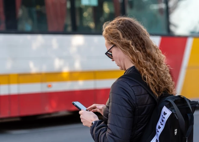 Автобусы отменяют - пассажиры страдают: сняты 12 рейсов из Адажи в Ригу, главная причина - острая нехватка водителей