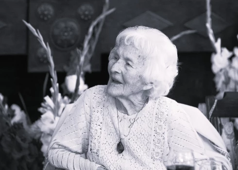 Elvīra Baldiņa (dzimusi Elvīra Maiga Hortenzija Baldiņa 1919. gada 11. augustā, mirusi 2025. gada 27. maijā) bija latviešu teātra un kino aktrise.