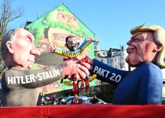 Aiz propagandas priekškara: nedrošais Vatikāns un mīlestība starp Putinu un Trampu