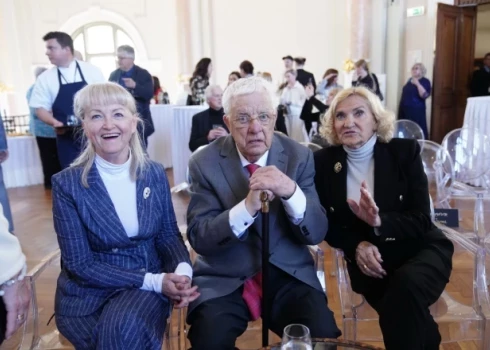 Маэстро с коллегами по радио — Гундой Вайводе и Марой Эглите.