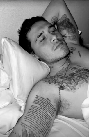 Kāzu solījums, tā teikt, "vienmēr pie rokas".