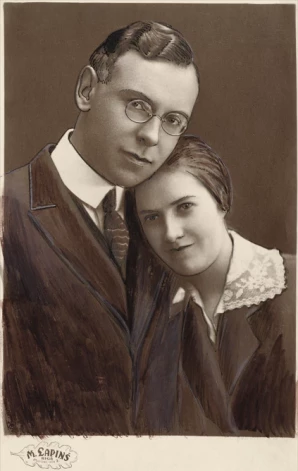 Četrus mēnešus pēc Zigfrīda Annas Meierovica nāves vīram sekoja arī Kristīne Bakmane, izdarot pašnāvību.