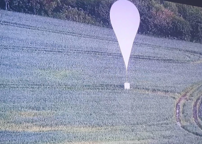 FOTO: no Krievijas ielido gaisa balons ar vērienīgu kontrabandas kravu