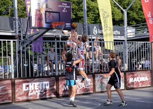 "Ghetto Basket" sacensības jau gadiem ilgi ir nozīmīgākais jaunatnes 3x3 basketbola seriāls visas vasaras garumā.