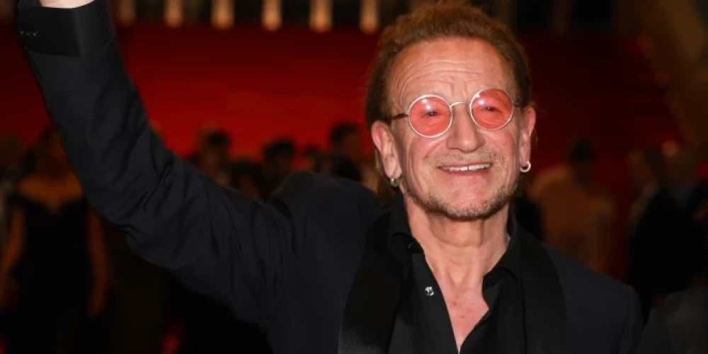 Pols Deivids Hjūsons (dzimis 1960. gada 10. maijā, Dublinā, Īrijā), pazīstams kā Bono, ir īru dziedātājs un rokgrupas "U2" solists.